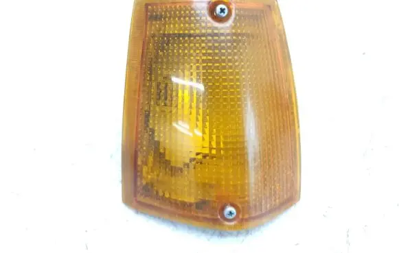 Mazda B series UF Front indicator light 23061470R