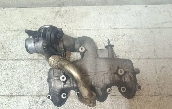 Volkswagen PASSAT B5.5 Intake manifold 038129713