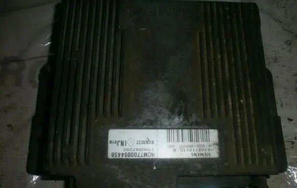 Renault Laguna I Engine control unit/module s103717115b hom7700864458