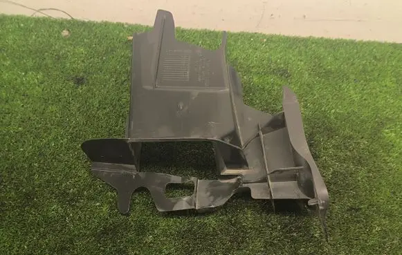 Volkswagen Amarok Intercooler air guide/duct channel 2H0121330 1355K70471