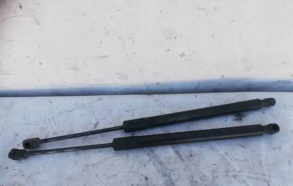 Opel Meriva B Tailgate strut 