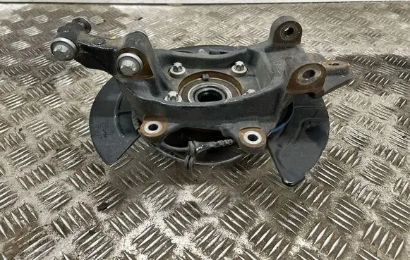 Dodge Hornet Rear wheel hub 68619472AA 68609996AA 52090209