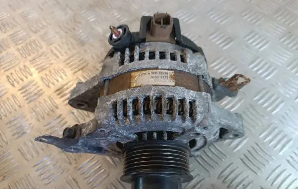 Toyota Yaris Generator/alternator 270600Q070 1042102291