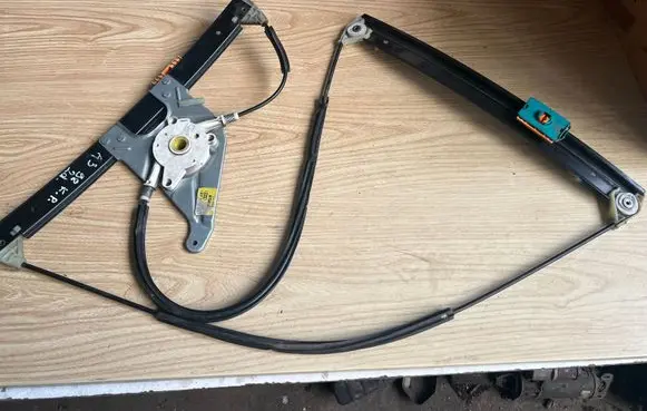 Audi A3 S3 8L Front door electric window regulator 8L3837461