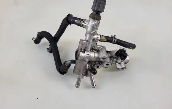 Mazda CX-5 Fuel distributor A14K23