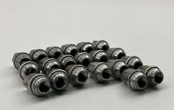 Jeep Grand Cherokee WL Nuts/bolts 