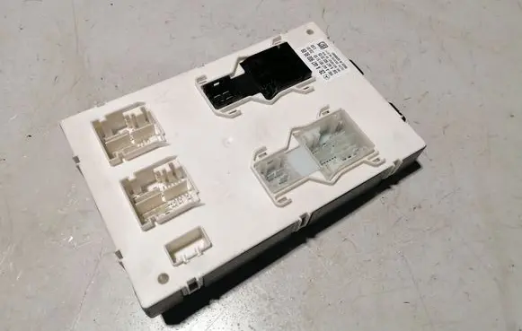 Mercedes-Benz Vito Viano W447 Central body control module A4479009509 A4479015103 A4479022005