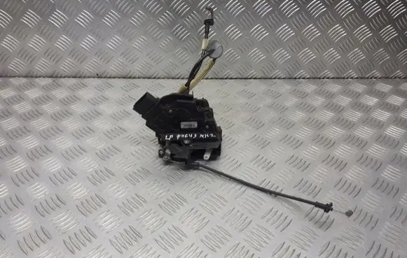 Ford C-MAX I Front door lock 3M5AR21813ET