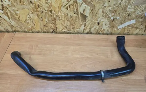Volvo XC90 Engine coolant pipe/hose 3351417