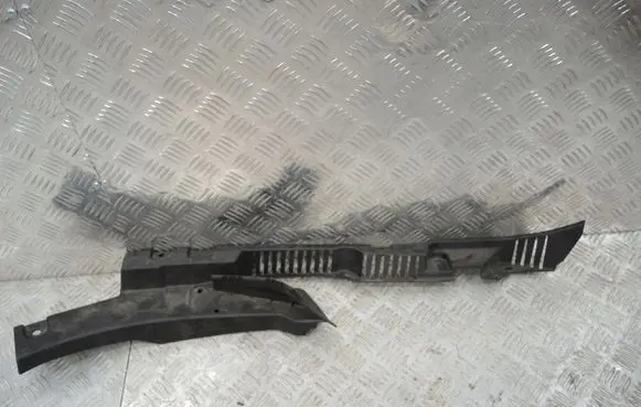 Volvo XC60 Fender mounting bracket 32216110