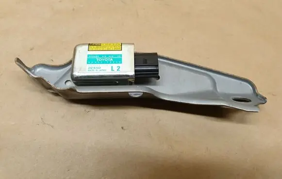 Lexus GS 300 350 430 450H Airbag deployment crash/impact sensor 8983430020