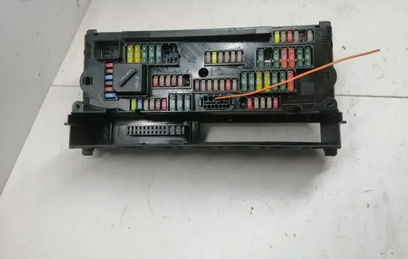 BMW 5 F10 F11 Fuse module 921086101 117033442