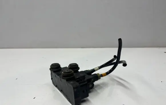Land Rover Range Rover Sport L494 Air suspension control unit module (rear) CPLA5B710AD