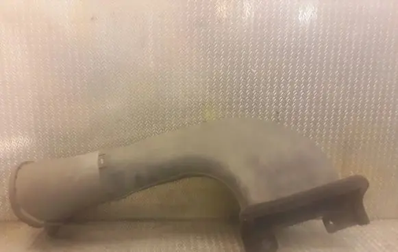 Mitsubishi Pajero Air intake duct part MR404731