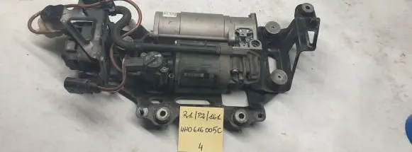 Audi A8 S8 D4 4H Air suspension compressor/pump 4H0616005C