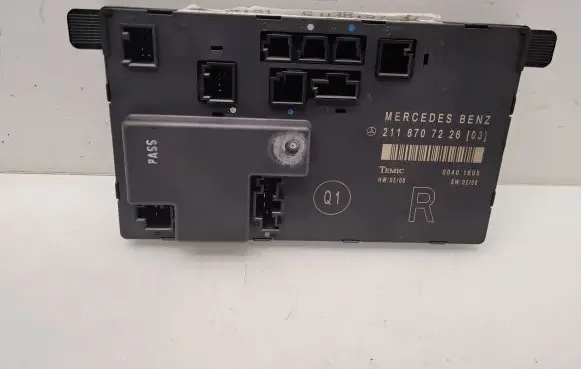 Mercedes-Benz E W211 Door control unit/module 2118707226 00401605