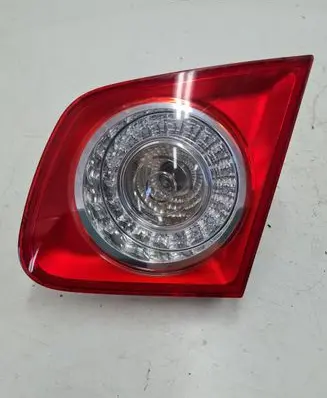 Volkswagen Jetta V Tailgate rear/tail lights 1K5945094