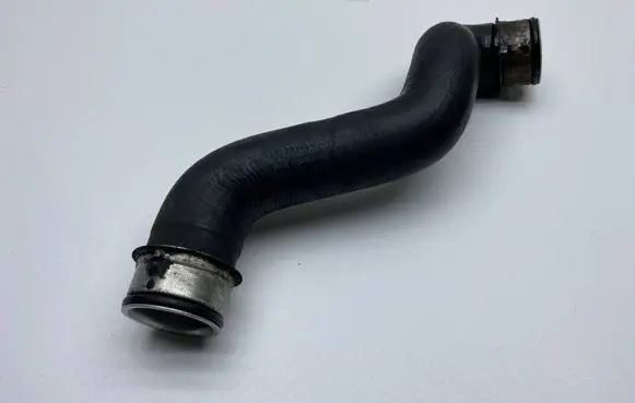 Mercedes-Benz C W203 Engine coolant pipe/hose A2035014882