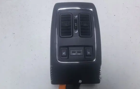 Jeep Grand Cherokee Rear air vent grill 