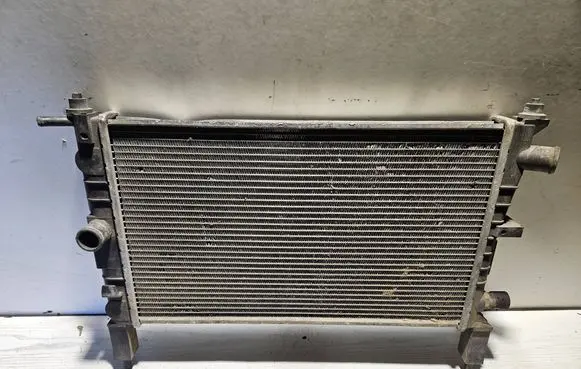 Opel Astra F Coolant radiator 