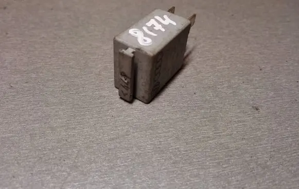 Volkswagen PASSAT B6 Other relay 1K0951253 V23374A1601X004
