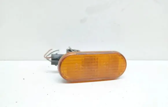 Volkswagen Polo III 6N 6N2 6NF Front fender indicator light 3A0949117A