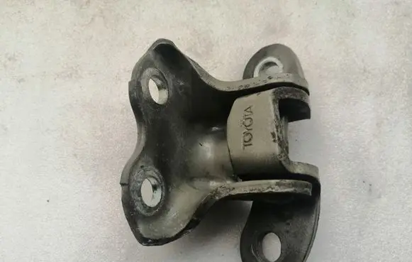 Toyota Corolla Verso AR10 Front door lower hinge 687300F010
