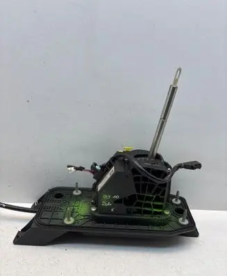 Skoda Octavia Mk2 (1Z) Gear shifter/selector 5K1713025B 10004396400 04837811S