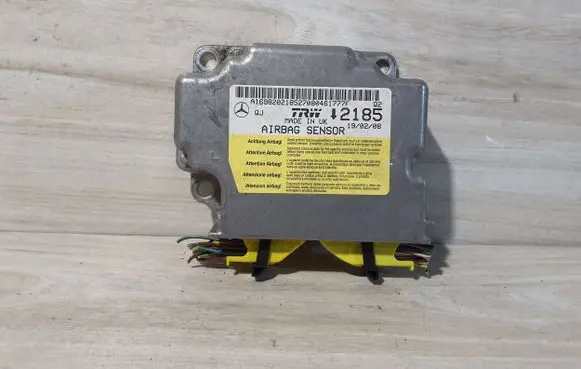 Mercedes-Benz B W245 Airbag control unit/module A1698202185 L2185