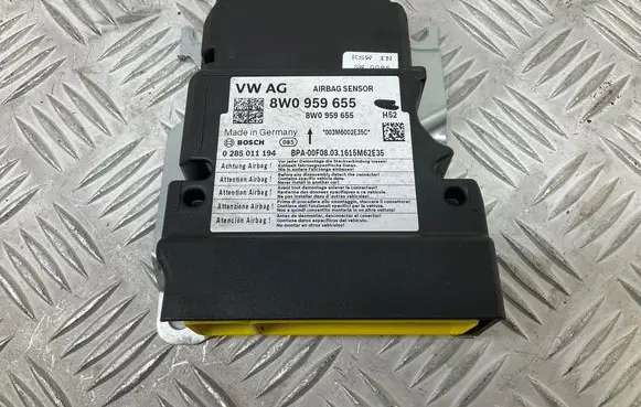 Audi A4 S4 B9 Airbag control unit/module 8W0959655