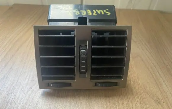 Skoda Superb B5 (3U) Dash center air vent grill 3U0819203