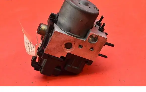 Volkswagen PASSAT B5 ABS Pump 8E0614111AB