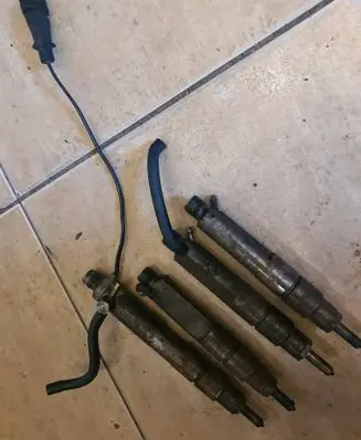 Volkswagen Golf III Fuel injector 028130201S 028130201G