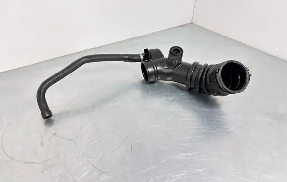 Jeep Grand Cherokee Turbo air intake inlet pipe/hose 68088275AB