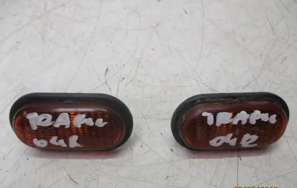 Opel Vivaro Front fender indicator light
