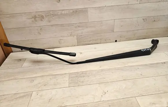 Mazda 5 Front wiper blade arm
