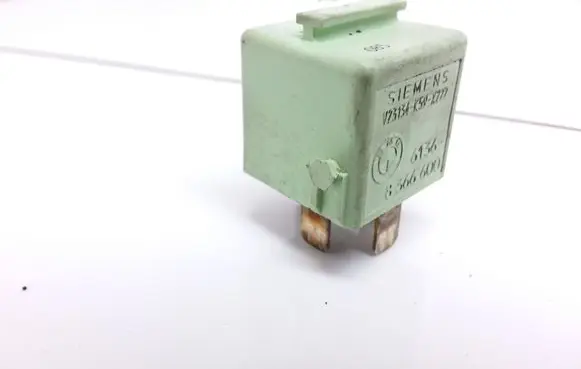 BMW 5 E34 Other relay 8366600 V23134K59X222