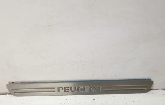 Peugeot 407 Front sill trim cover