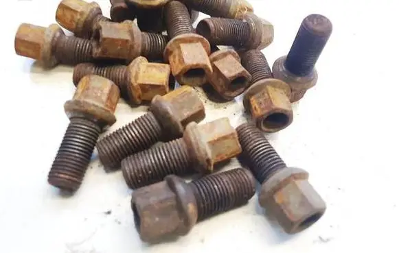 Volkswagen PASSAT B5 Nuts/bolts 