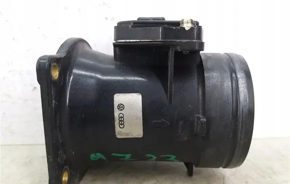 Audi A4 S4 B5 8D Mass air flow meter 058133471