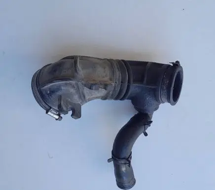 Opel Vectra B Air intake hose/pipe 90499551