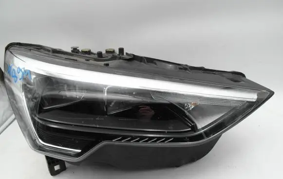 Audi Q3 F3 Headlight/headlamp 83A941012 1101A600000