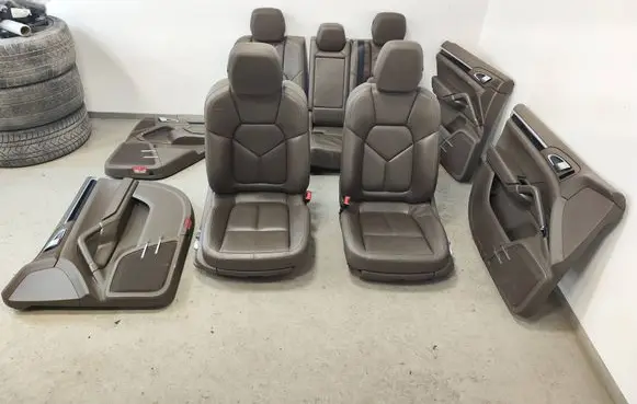 Porsche Cayenne (92A) Seat set 