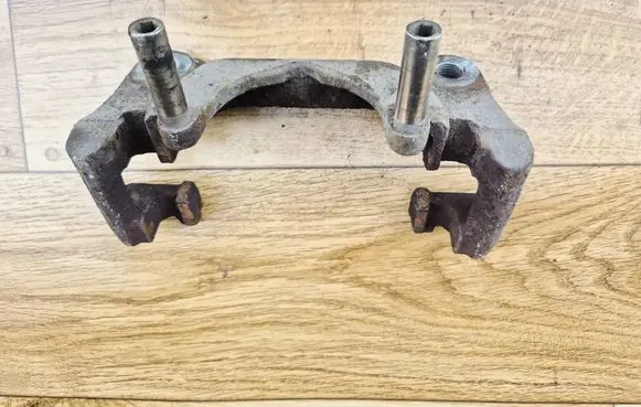 Audi A4 S4 B6 8E 8H Front Brake Caliper Pad/Carrier 