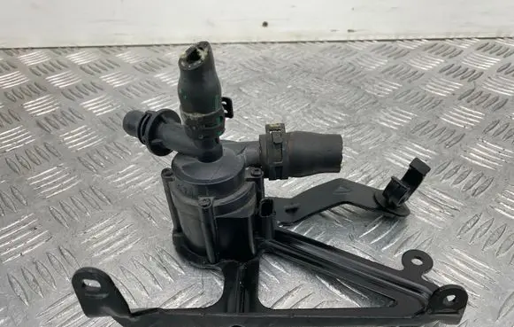 BMW 3 F30 F35 F31 Electric auxiliary coolant/water pump 8616992 704125210 131115T084