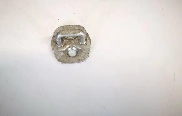 Nissan X-Trail T30 Front door lock loop/hook striker 