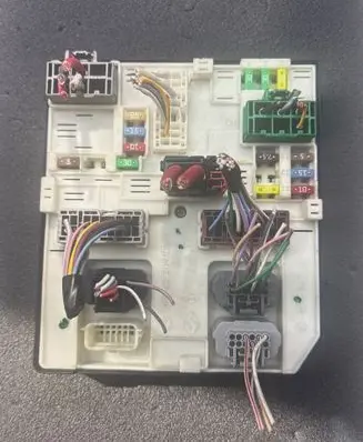 Renault Megane III Central body control module 284B65628R 522222F02 2157405265