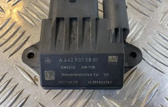 Mercedes-Benz CLS C219 Glow plug pre-heat relay A6429005801 0522140210 14091004781