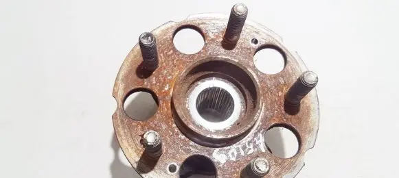 Honda CR-V Rear wheel hub