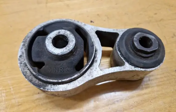 Mazda CX-7 Engine mount bracket 0B21